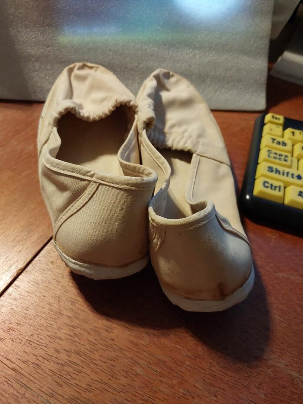 Vintage Women Canvas Slip On Flats Off White Size 7 Good Condition - Picture 2 of 5